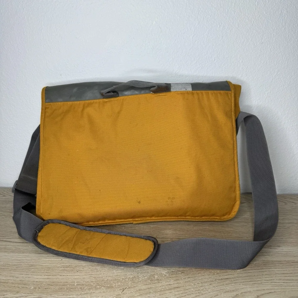 Columbia Yellow & Gray Messenger Bag Crossbody School Vintage Grunge Y2K - Flaws